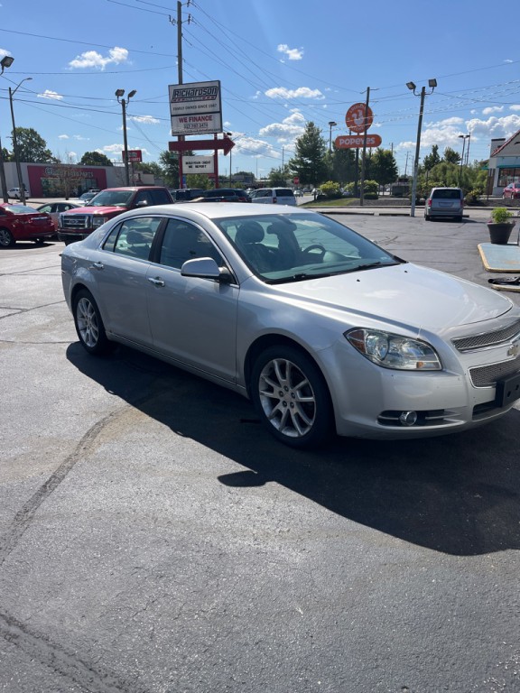 2009 Chevrolet Malibu Image 2