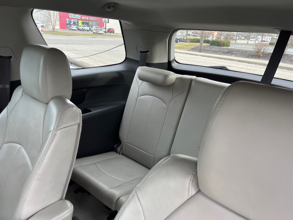 2012 GMC Acadia Image 9