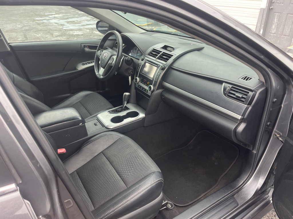 2013 Toyota Camry Image 7