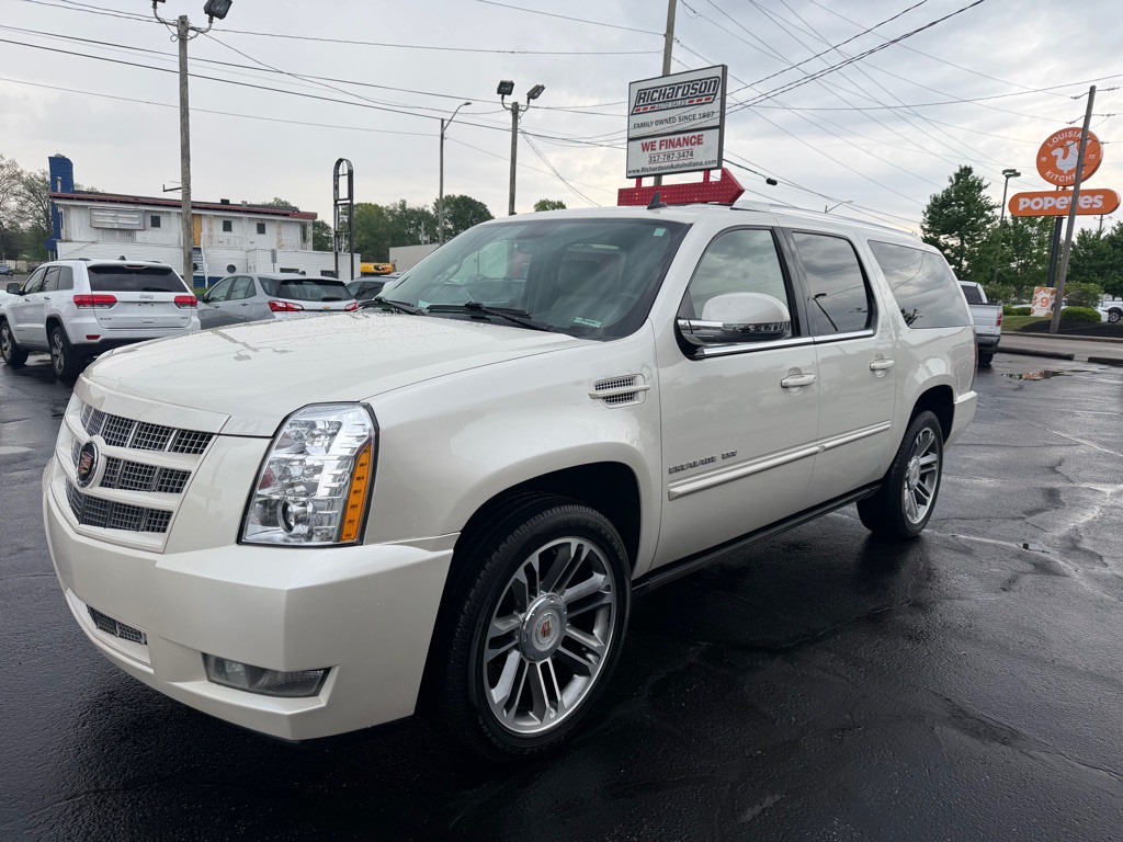 2014 Cadillac Escalade Image 1