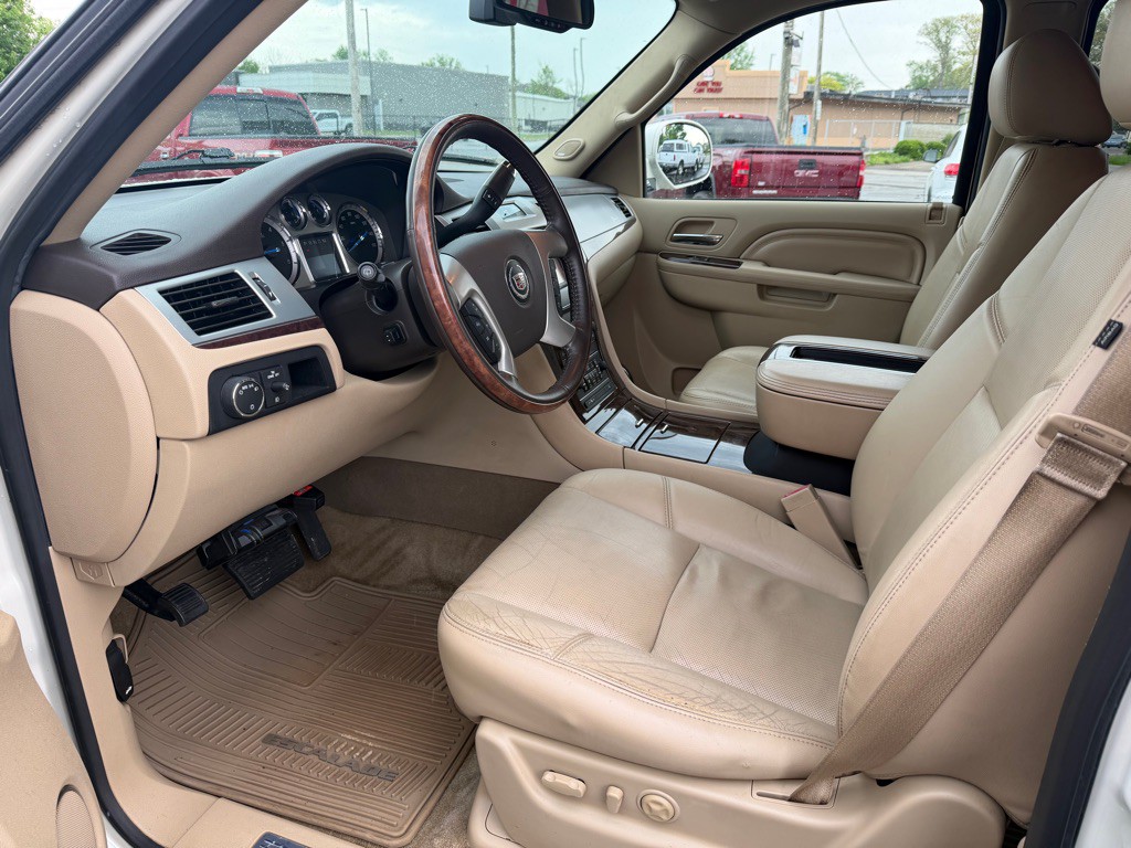 2014 Cadillac Escalade Image 5