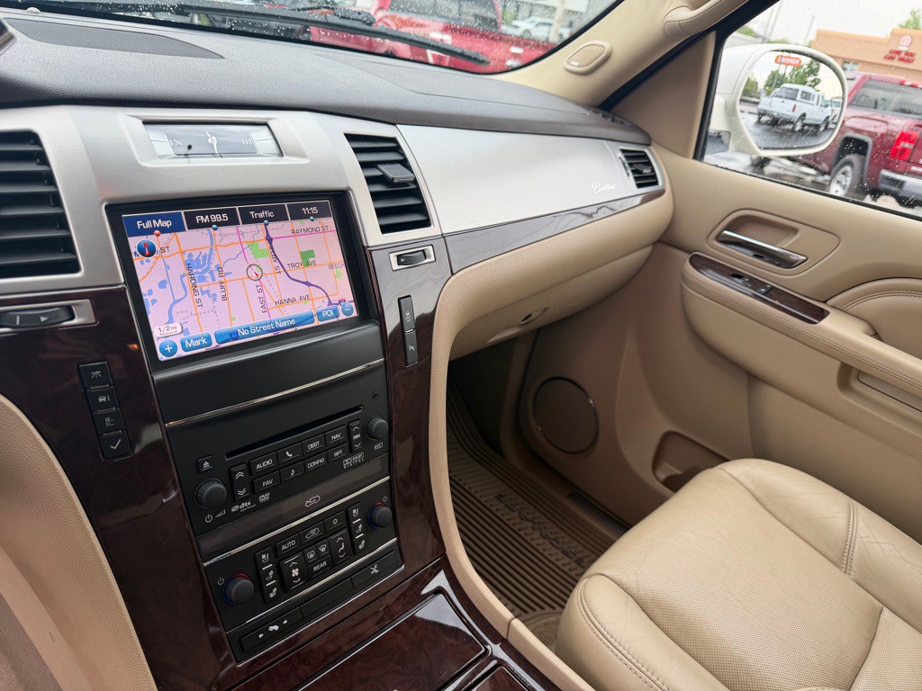 2014 Cadillac Escalade Image 7