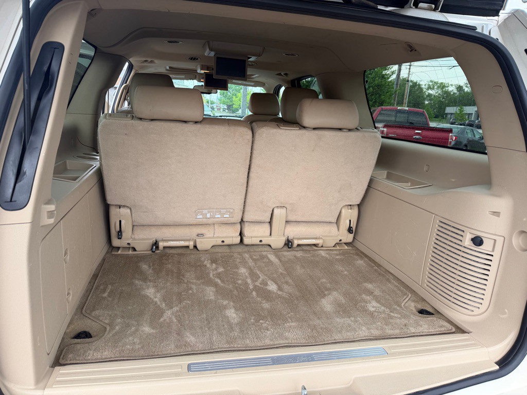 2014 Cadillac Escalade Image 11