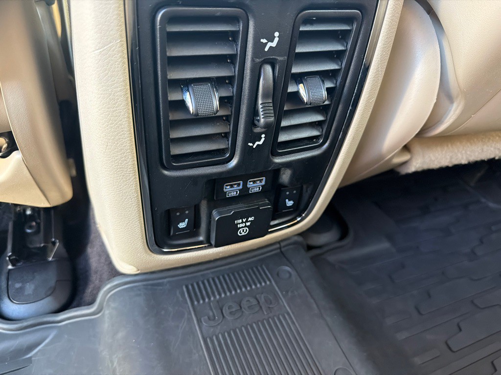 2016 Jeep Grand Cherokee Image 12