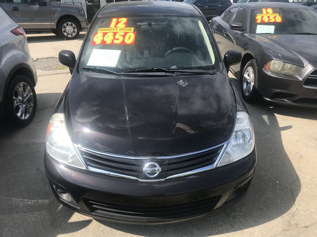 2012 Nissan Versa Image 2