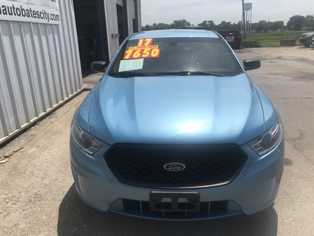 2017 Ford Taurus Image 2