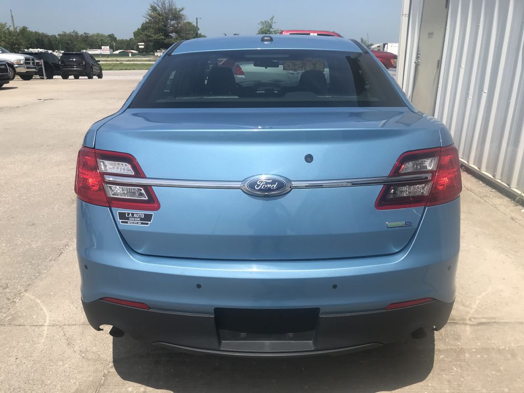 2017 Ford Taurus Image 3