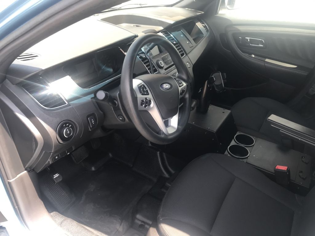 2017 Ford Taurus Image 5