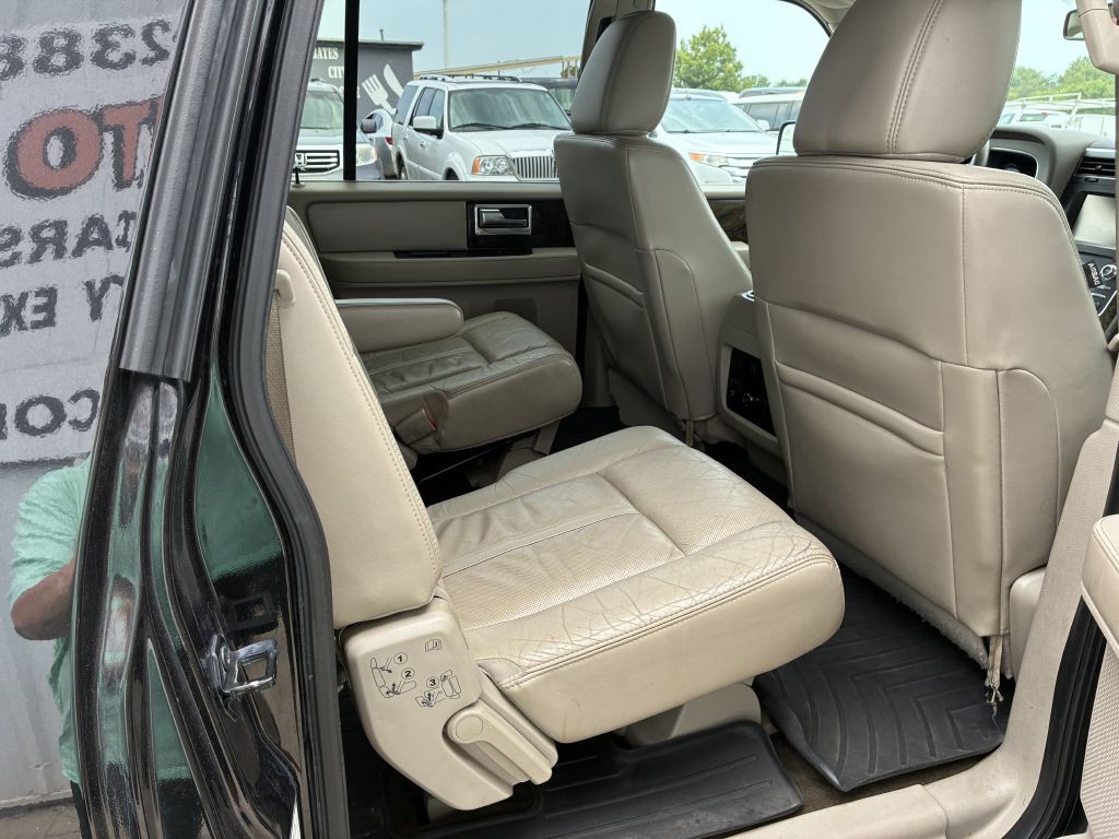 2015 Lincoln Navigator Image 9