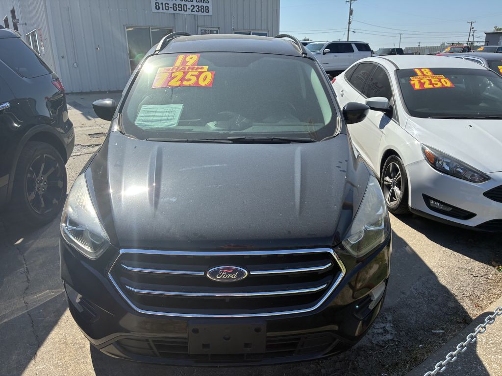 2019 Ford Escape Image 2