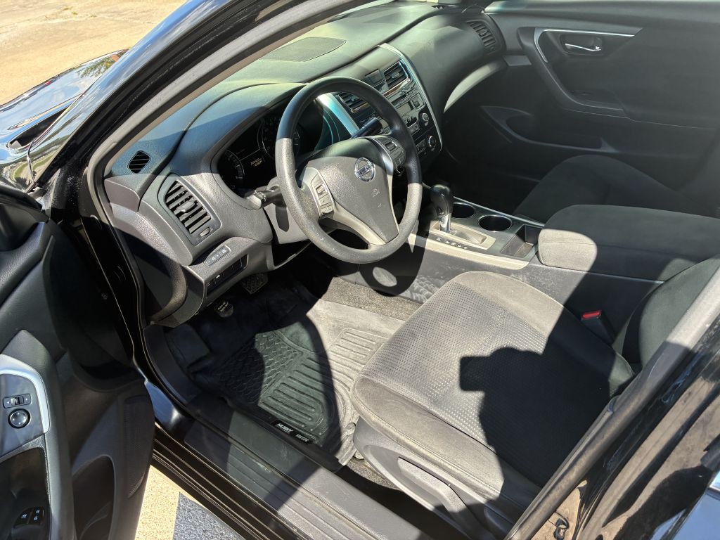 2015 Nissan Altima Image 4