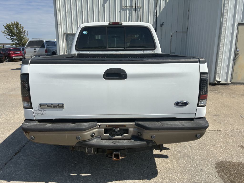 2005 Ford F-250 Image 3