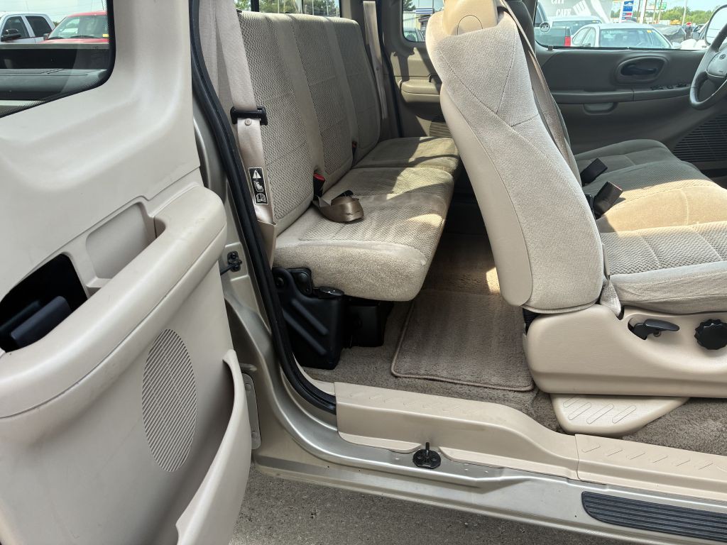 2002 Ford F-150 Image 7