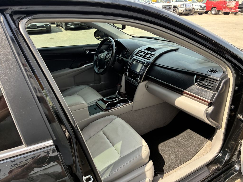2013 Toyota Camry Image 6