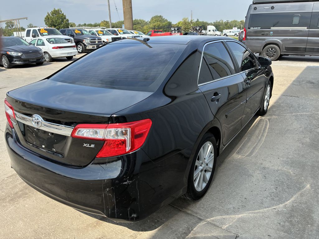 2013 Toyota Camry Image 10