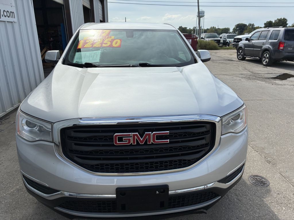 2017 GMC Acadia Image 2