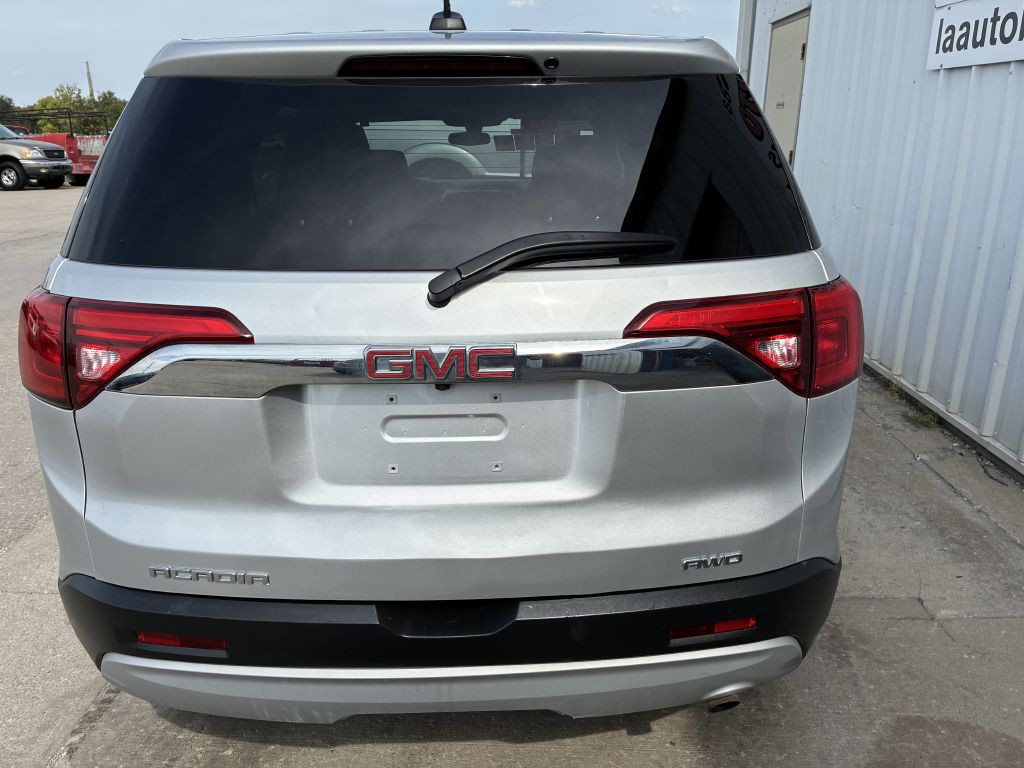 2017 GMC Acadia Image 3