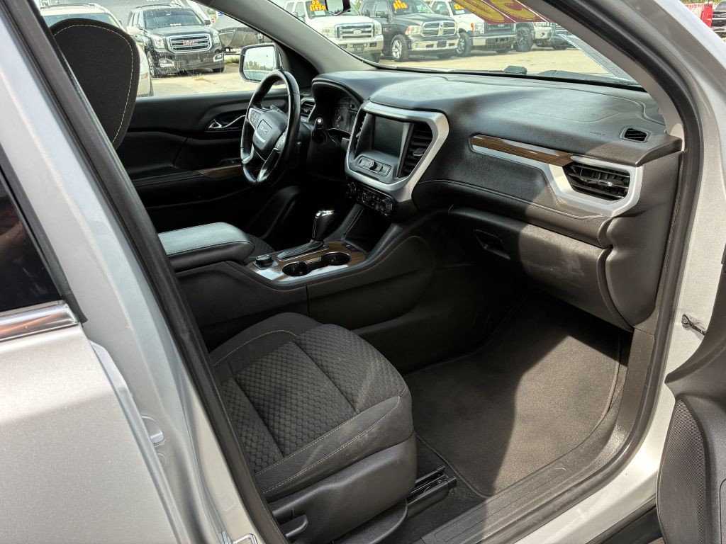 2017 GMC Acadia Image 6