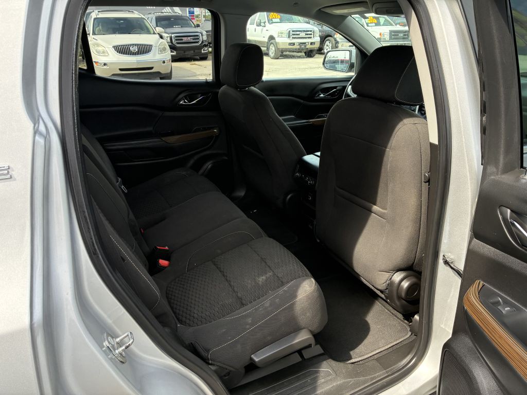 2017 GMC Acadia Image 8