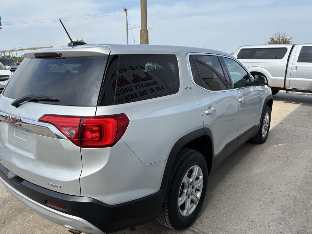 2017 GMC Acadia Image 11
