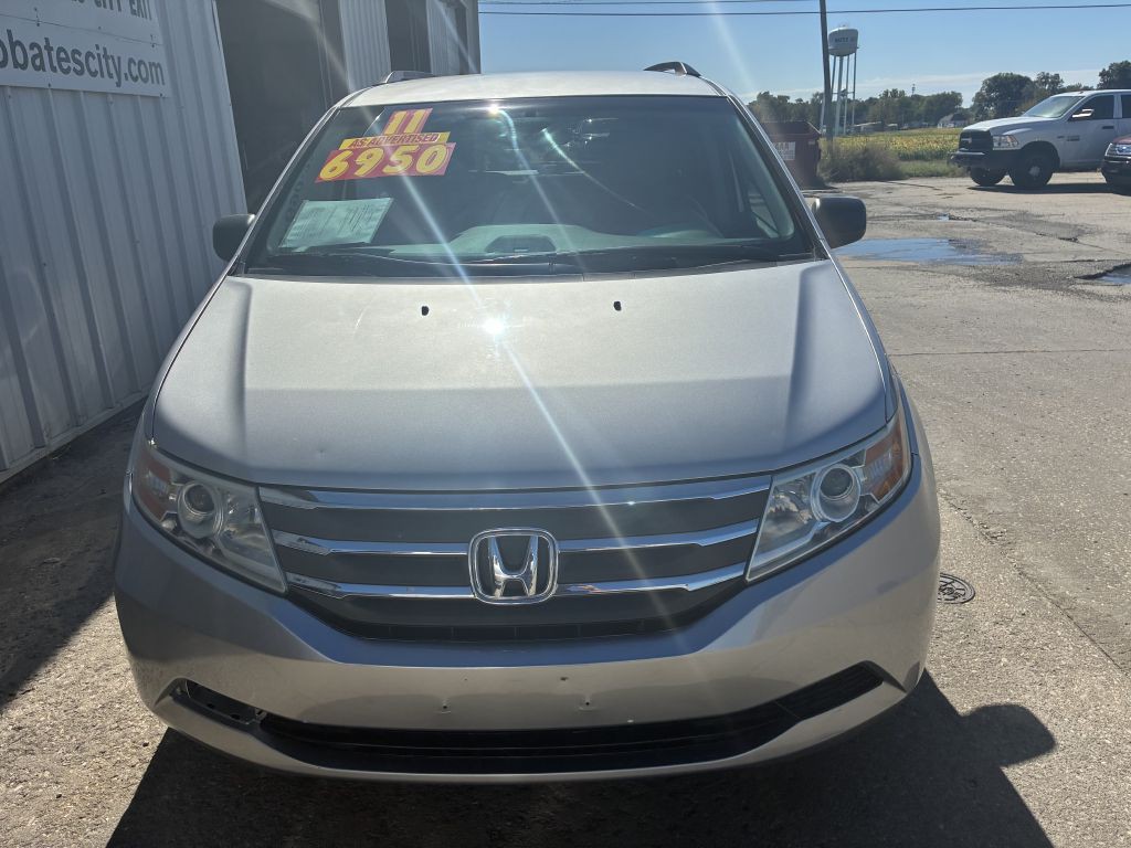 2011 Honda Odyssey Image 2
