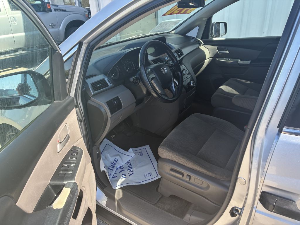 2011 Honda Odyssey Image 4