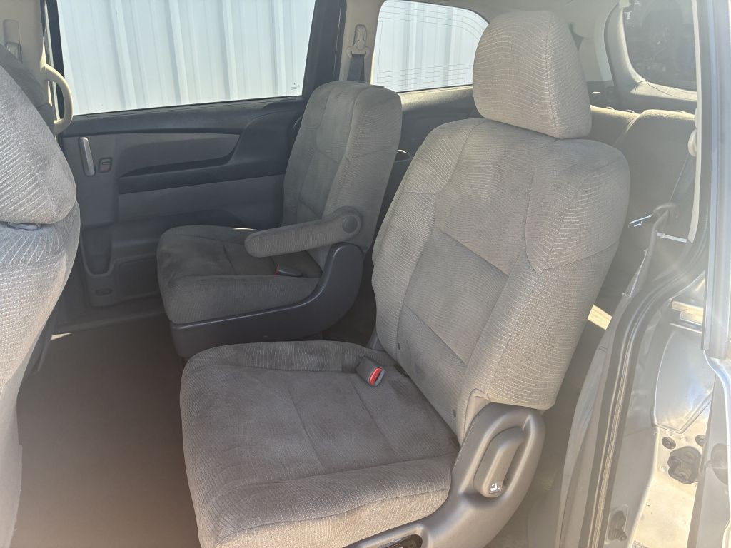 2011 Honda Odyssey Image 5