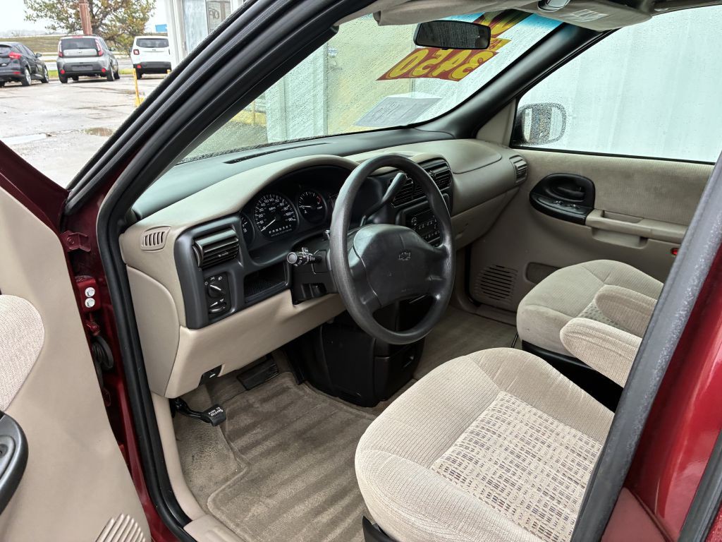 2002 Chevrolet Venture Image 4