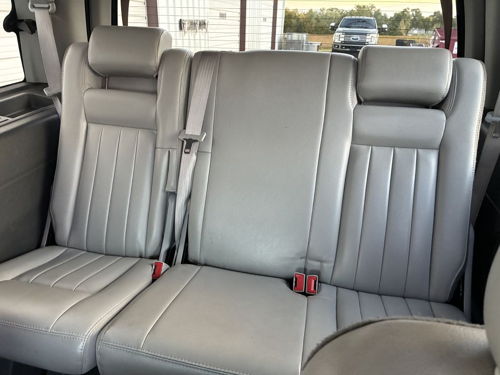 2006 Lincoln Navigator Image 6