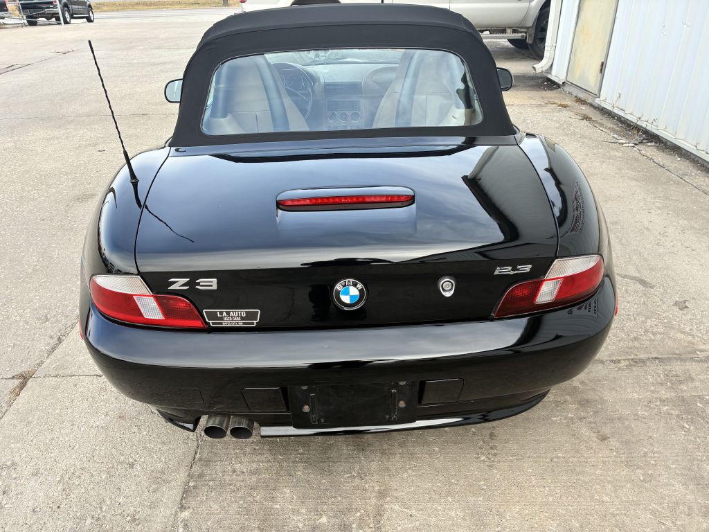2001 BMW Z3 Image 3