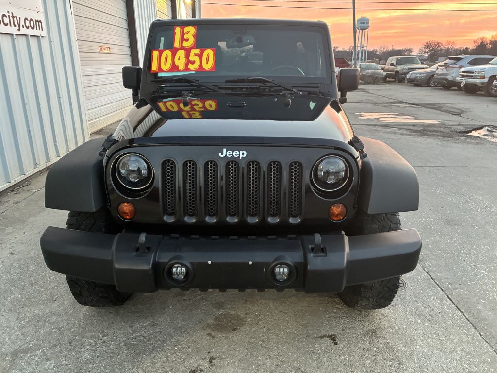 2013 Jeep Wrangler Unlimited Image 2