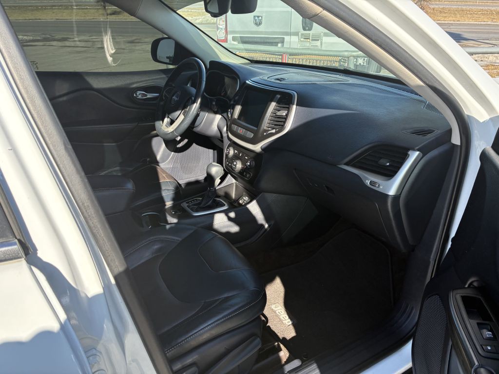 2015 Jeep Cherokee Image 8