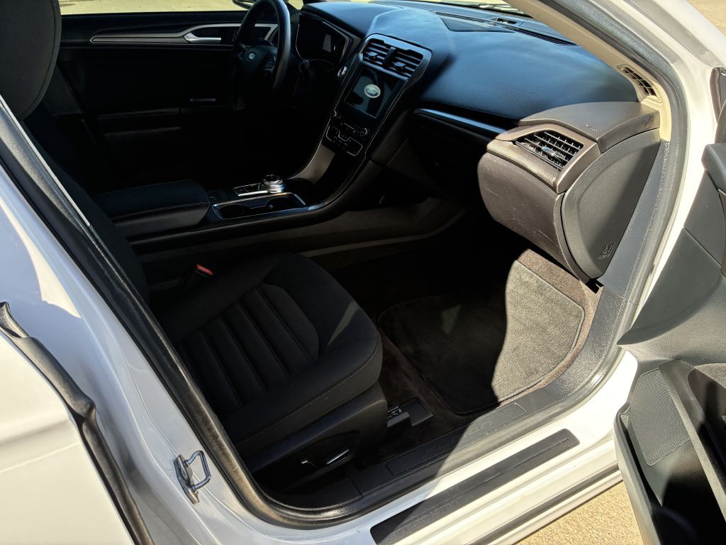 2017 Ford Fusion Image 6