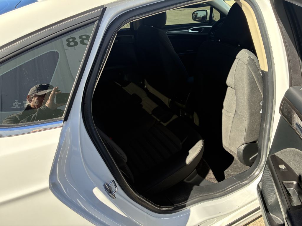 2017 Ford Fusion Image 8