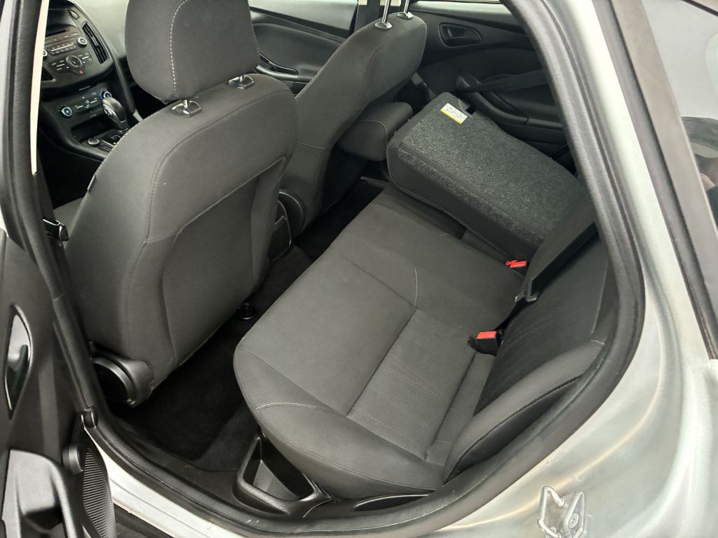 2017 Ford Focus Image 5