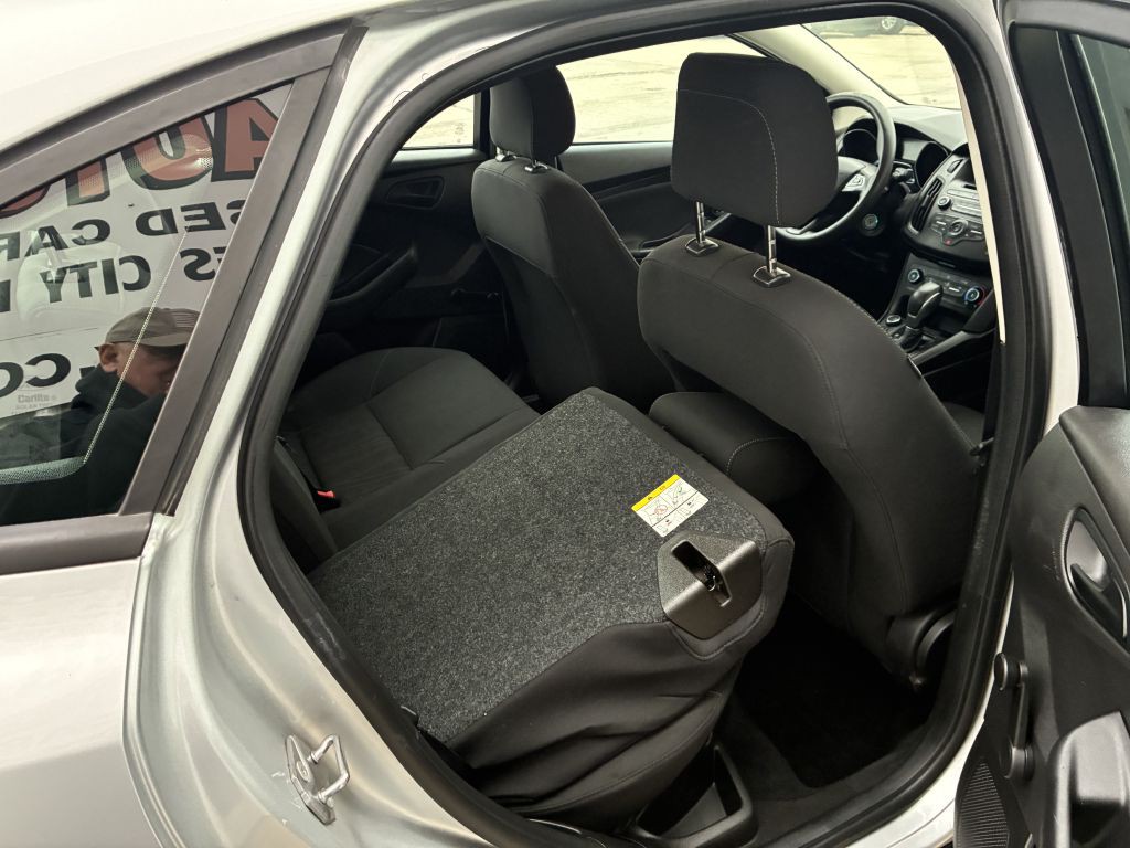 2017 Ford Focus Image 7