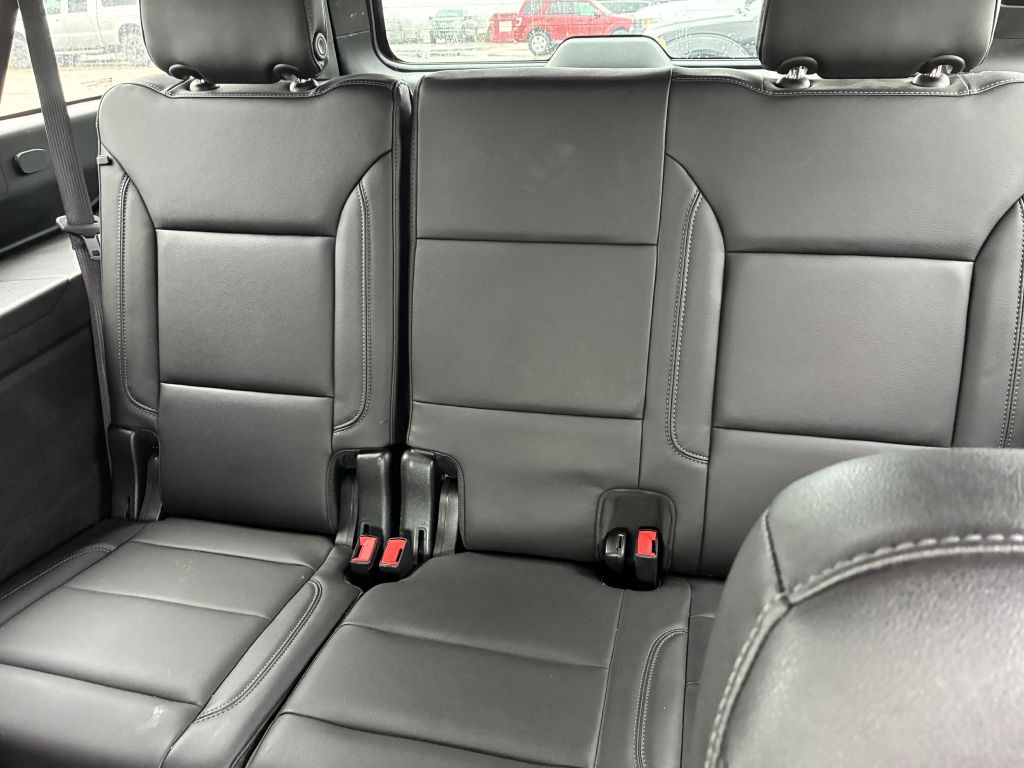 2021 Chevrolet Suburban Image 7