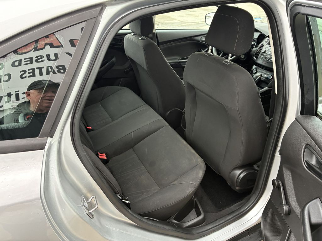 2017 Ford Focus Image 7