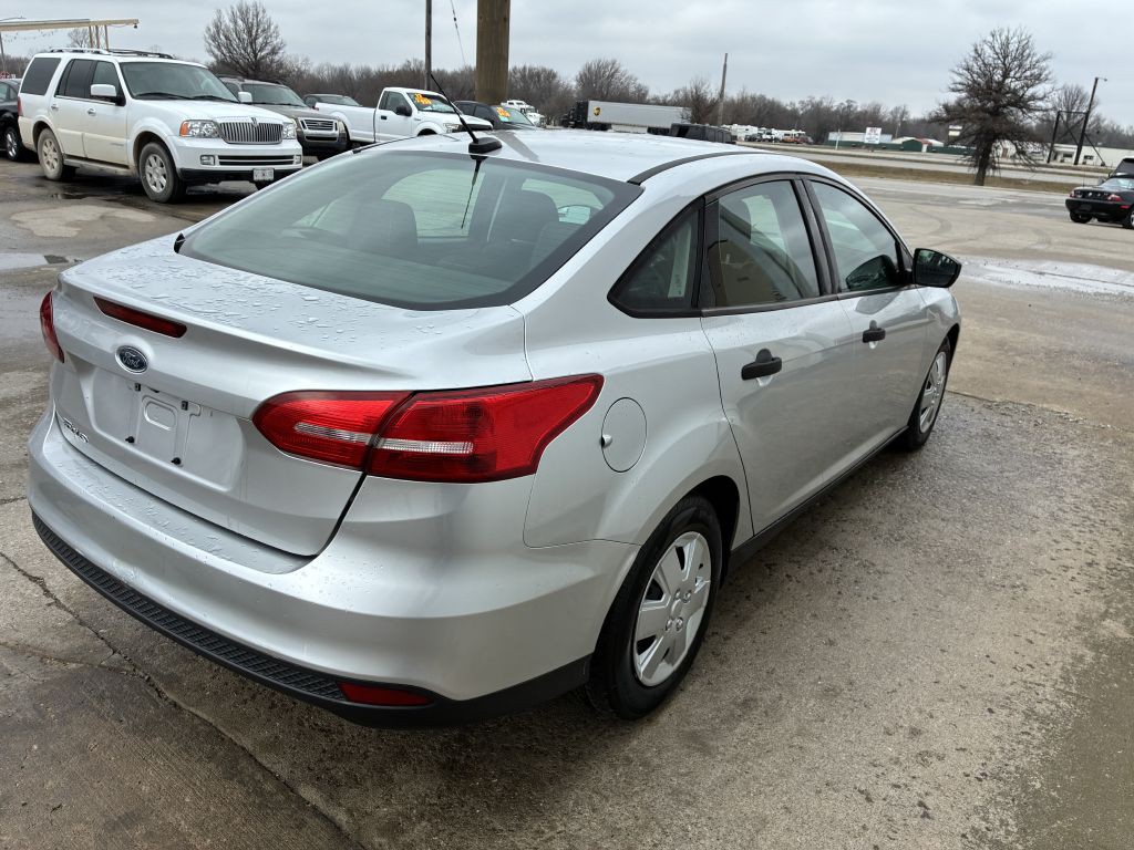 2017 Ford Focus Image 9