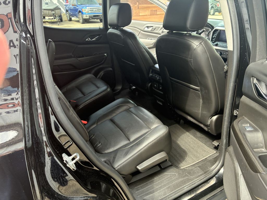 2017 GMC Acadia Image 8