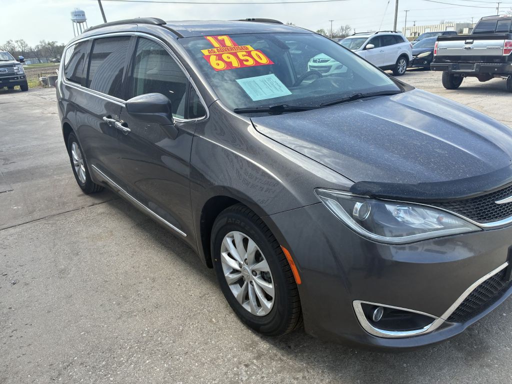 2017 Chrysler Pacifica Image 9