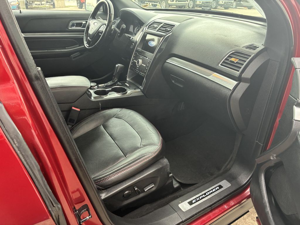 2017 Ford Explorer Image 9