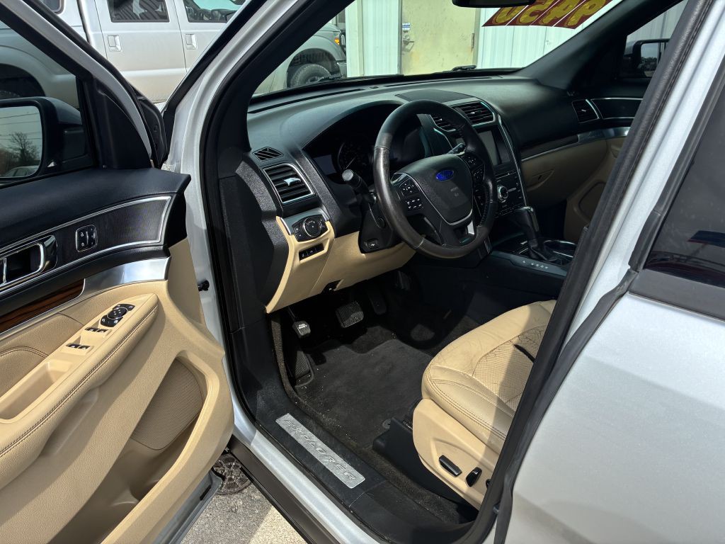 2016 Ford Explorer Image 4