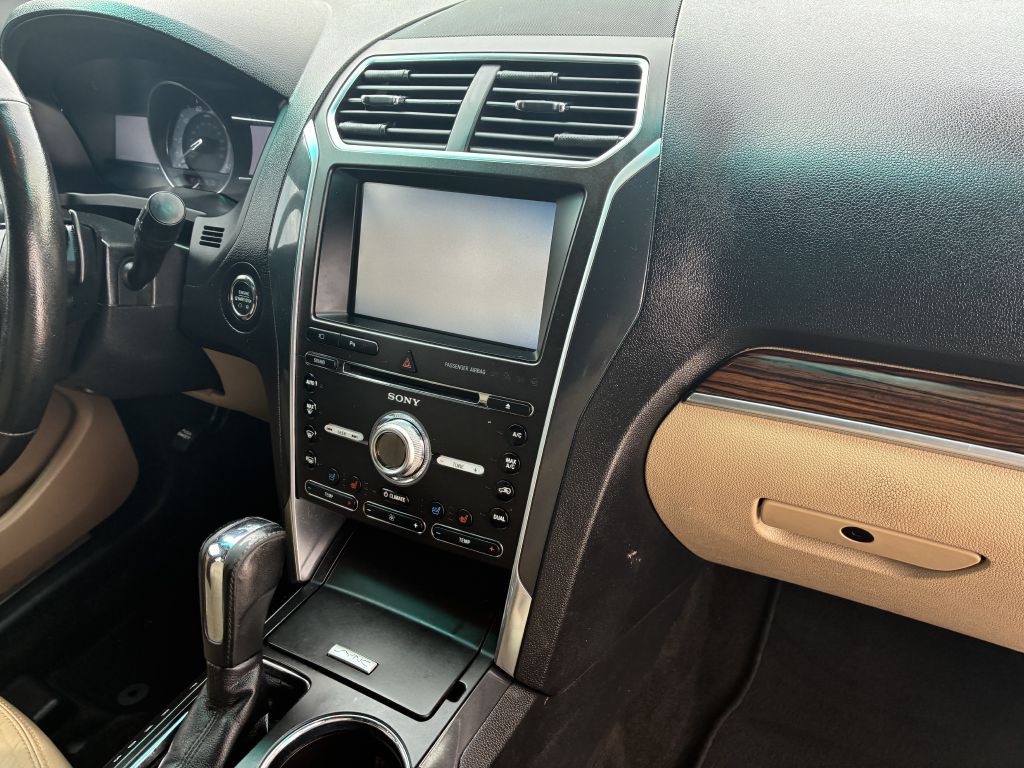 2016 Ford Explorer Image 8