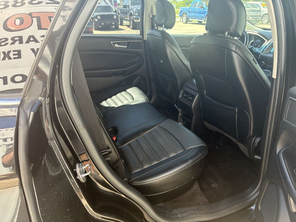 2015 Ford Edge Image 9