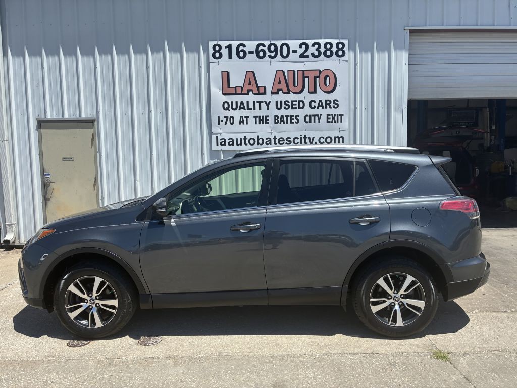2017 Toyota Rav4 Image 1