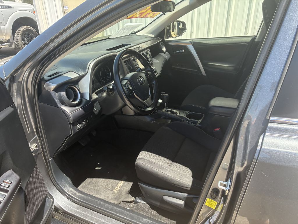 2017 Toyota Rav4 Image 4