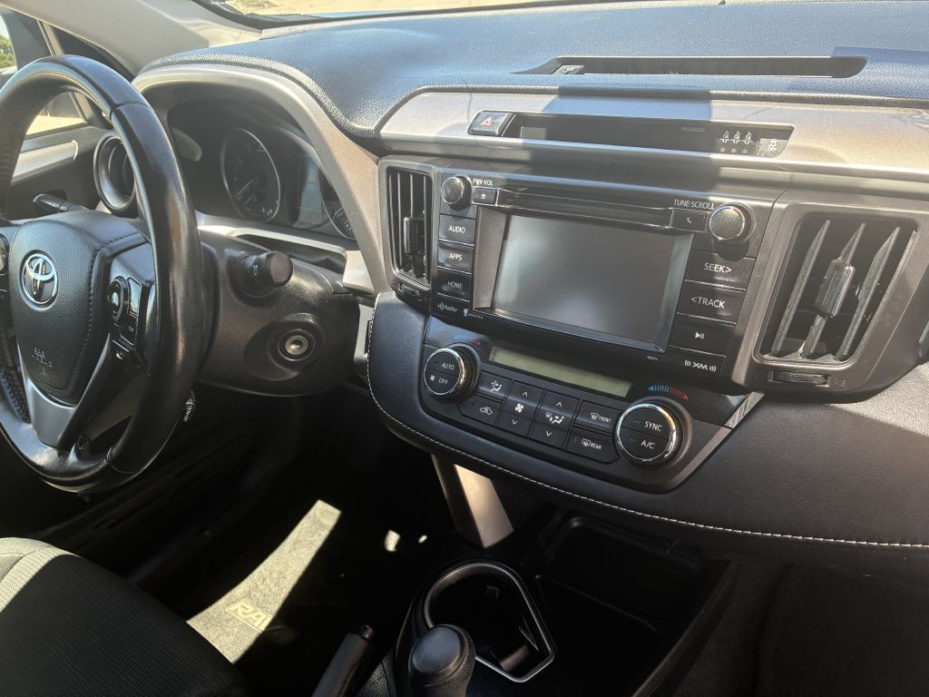 2017 Toyota Rav4 Image 8