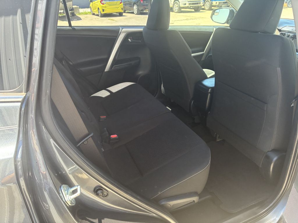 2017 Toyota Rav4 Image 9
