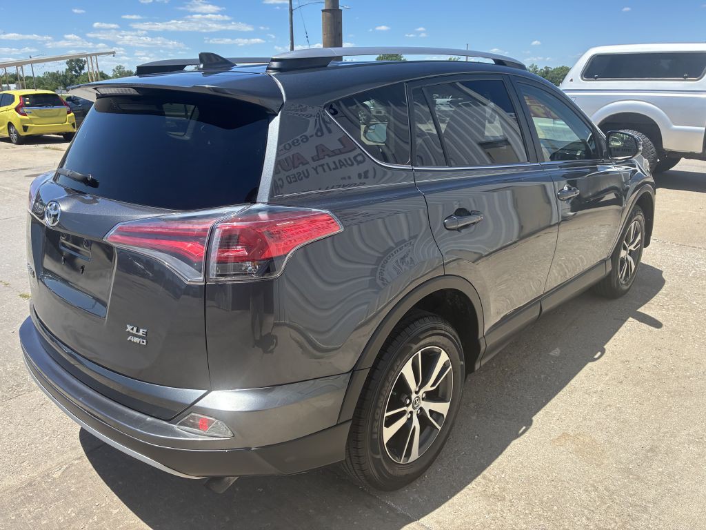 2017 Toyota Rav4 Image 12